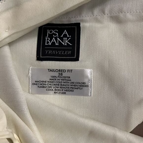 Joseph A Banks Traveler collection shorts British Tan tailored fit 38 NWOT - Picture 7 of 9